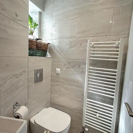 Cozy & Stylish Eastside Apt. * 塞萨洛尼基