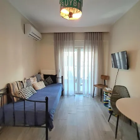 Cozy & Stylish Eastside Apt.